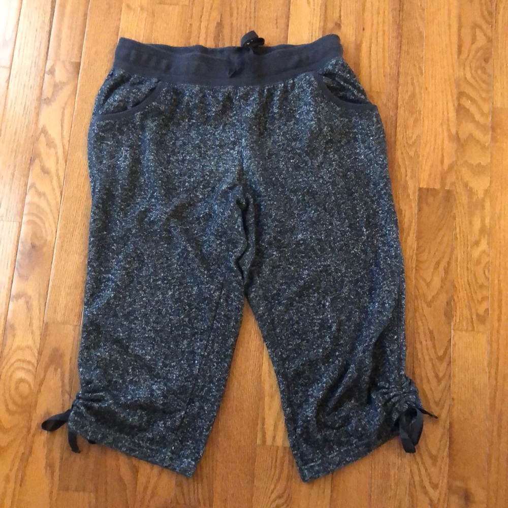 Bobbie Brooks stretchy capris